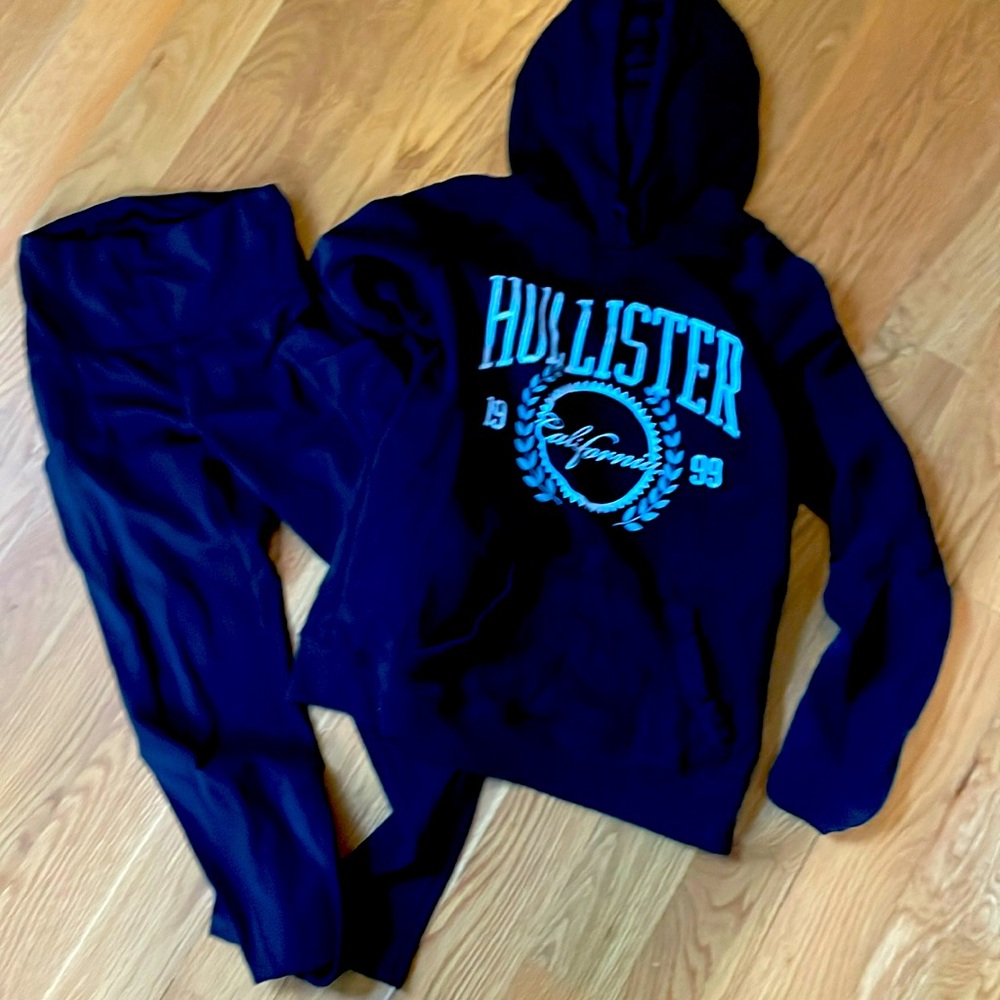 Size XS SWEATSHIRT AND LEGGINGS